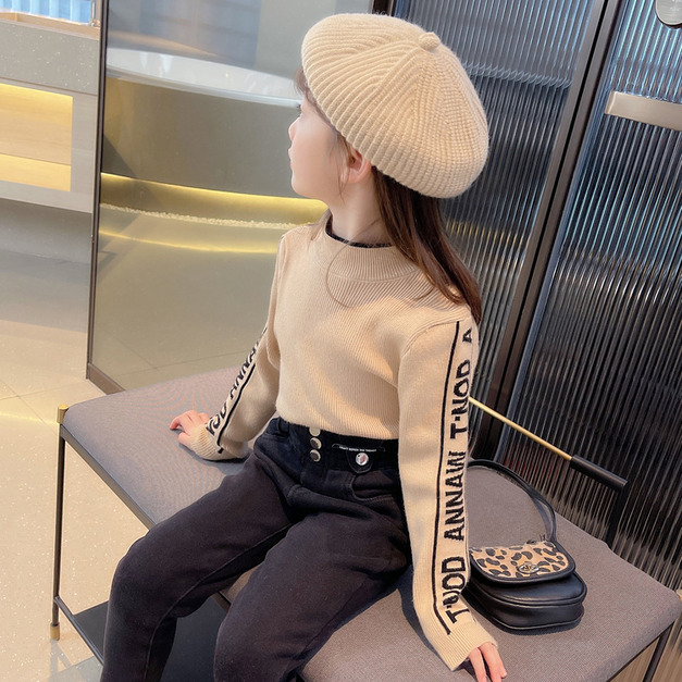 2021冬款韓版中大童英文字母半領針織上衣(現貨120碼)