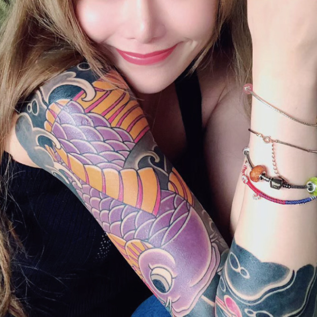 彩色鯉魚手臂刺青