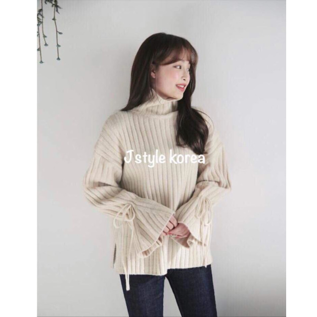 鄰家女孩手袖收繩立領坑條毛衣
