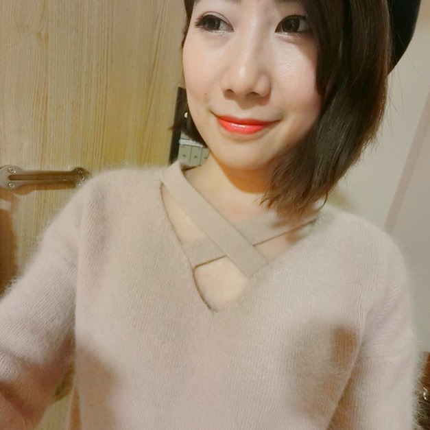 前交叉安哥拉毛砰袖上衣