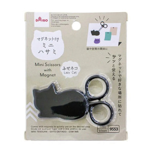 躺著貓咪造型附磁鐵小剪刀(顏色隨機)