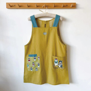 Kusuguru 刺繡露西保羅後扣圍裙(兩色可選)