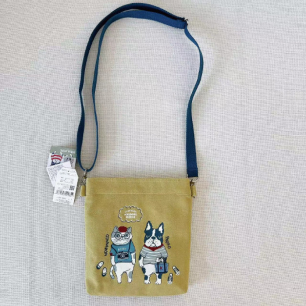 Kusuguru 刺繡貓咪法鬥手機斜背包 (兩色可選)