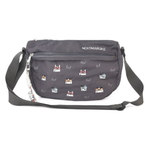 Kusuguru 刺繡貓斜背半月包(多款可選)