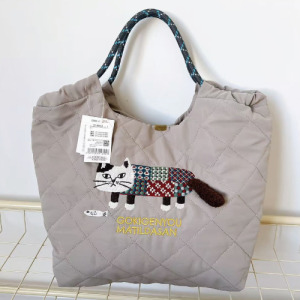 Kusuguru 刺繡爬貓菱格紋織提花傘繩手提包(三色可選)