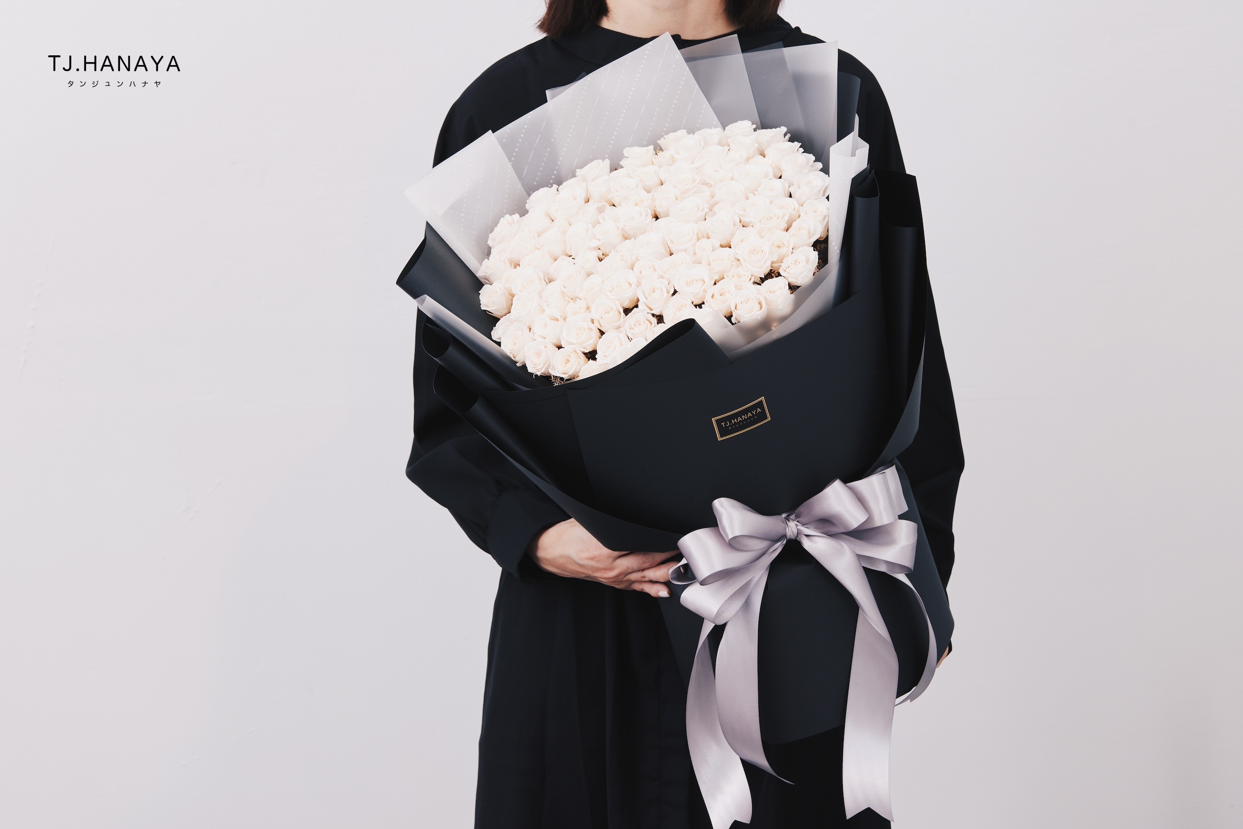 白玫瑰含義-白玫瑰花語-白玫瑰花束