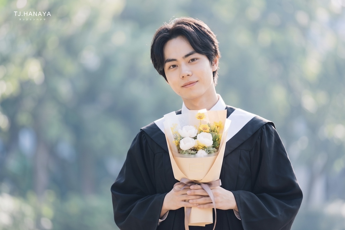 黃色男生畢業花束-向日葵畢業花束-畢業典禮男生送花