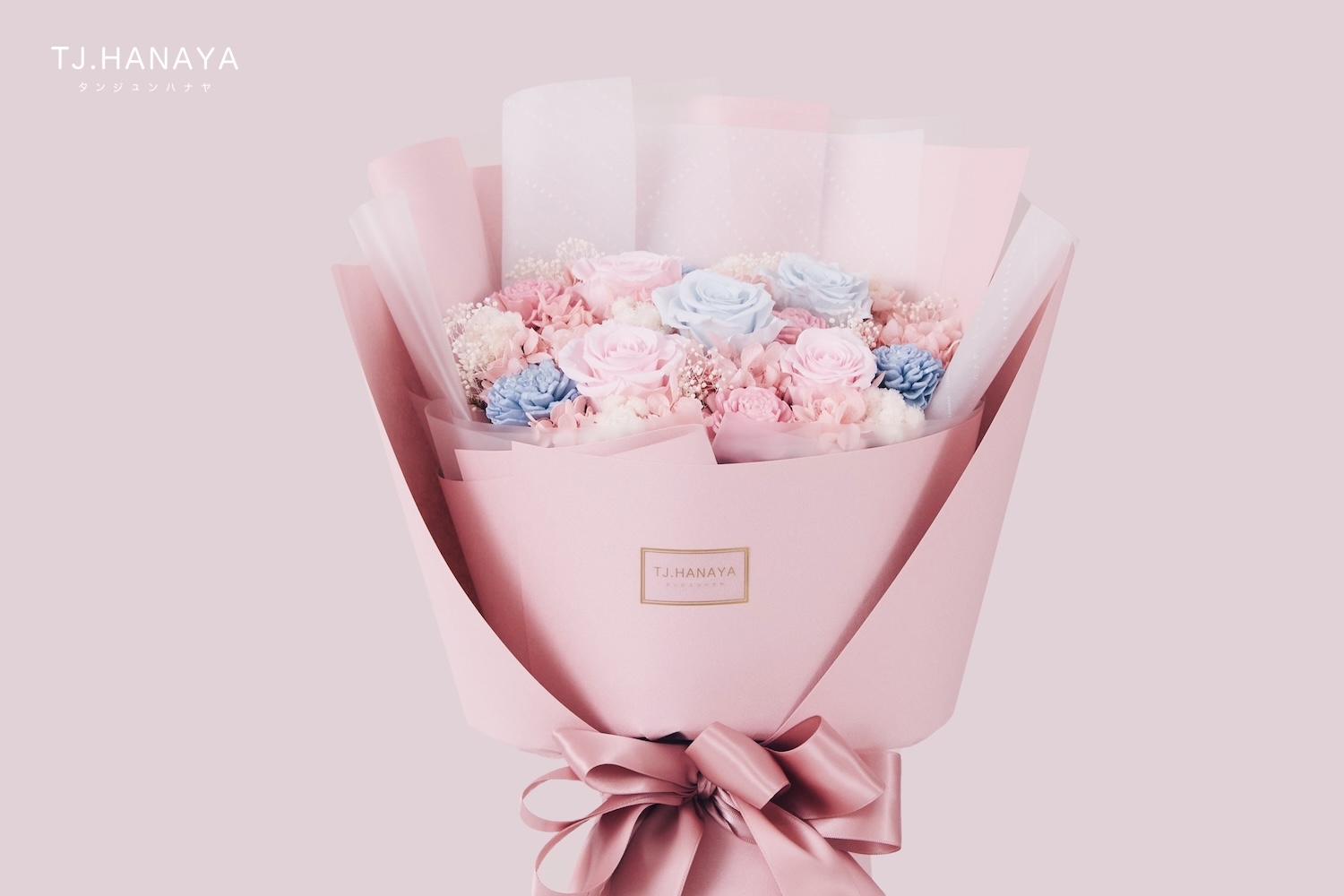 生日送什麼花？第一次挑生日花束也不怕，完整送禮指南｜適合第一次送女朋友生日花的柔和粉藍色花束 