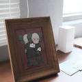 *限時折扣* KAWS HOLIDAY 展場限定卡片 居家裝飾畫_3