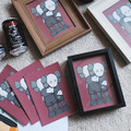 *限時折扣* KAWS HOLIDAY 展場限定卡片 居家裝飾畫_2