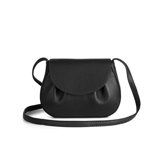 MARKBERG Bethany 丹麥手工牛皮個性貝瑟尼半圓掀蓋馬鞍包 肩背包 斜背包 側肩包 真皮包 (個性黑)