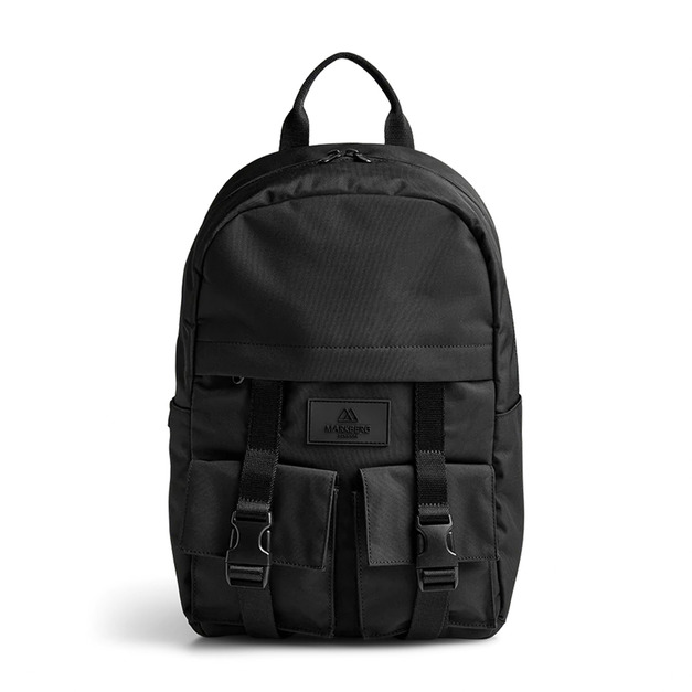 MARKBERG Arctic 丹麥工裝風北極雙釦造型抗撕裂防潑水後背包 電腦包 旅行包 後揹包 (極簡黑)