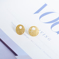 正韓 低過敏 鋼針 鋼飾 香檳金 亮面 圓片 古典 小花 耳針 耳環 微醺。禮物 (可改耳夾）_1