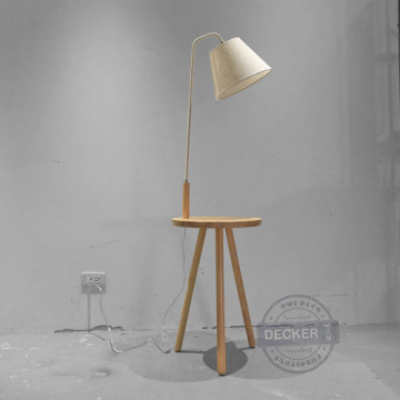 木托盤立燈 (黑/白) - 實木設計落地燈 平台設計 北歐溫暖風格