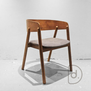 雷斯扶手餐椅 - 北歐風家具 溫暖實木 麻布軟墊