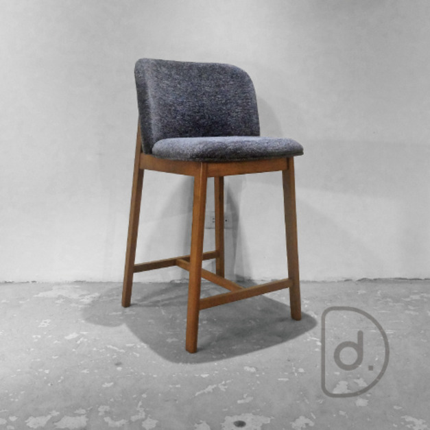 杜斯中島吧椅 - 實木吧檯椅 麻布厚軟墊 寬大舒適設計