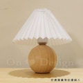 丹麥設計 復古 鄉村風 設計師的燈款 台燈 圓球 百褶傘 實木 桌燈-原木色_4