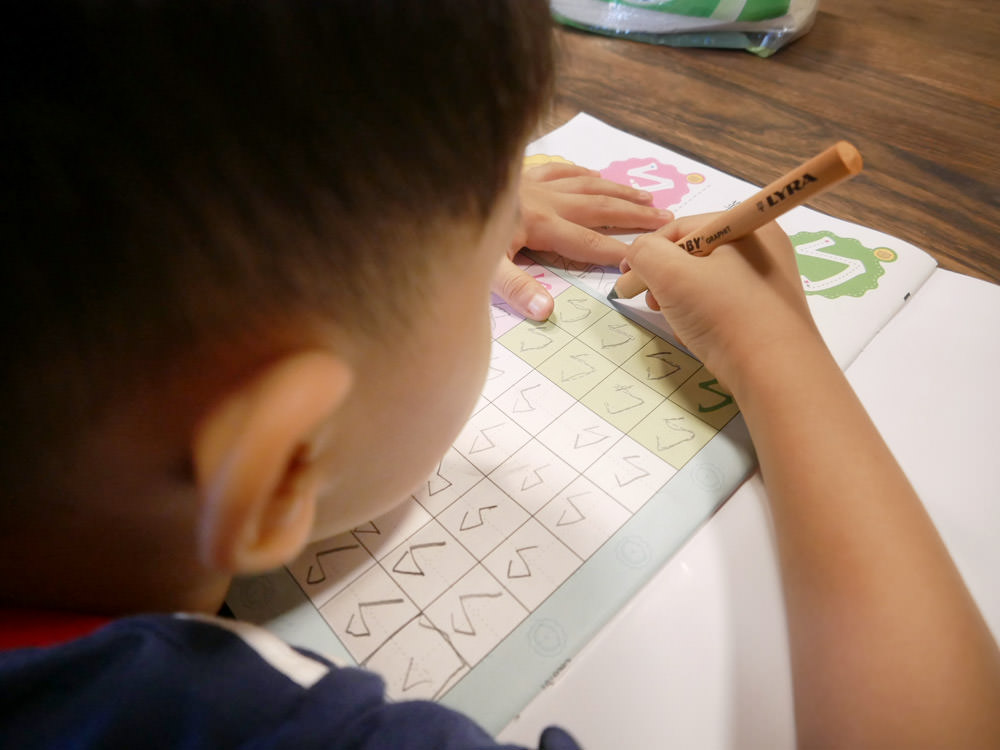 [啾團] 德國LYRA開始拿鉛筆了!開學學寫字必備.讓運筆更穩更順的好用鉛筆