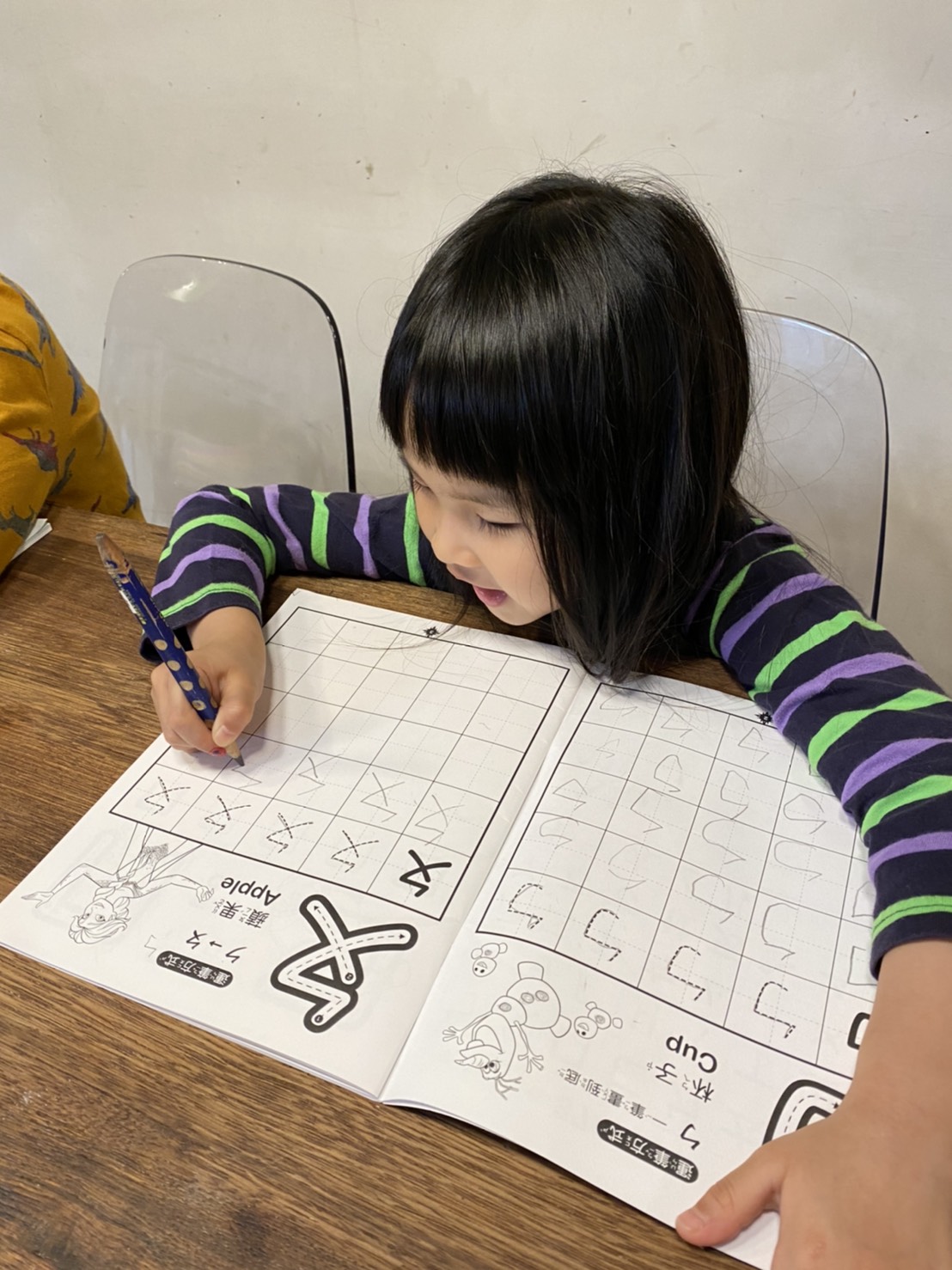 [啾團] 德國LYRA開始拿鉛筆了!開學學寫字必備.讓運筆更穩更順的好用鉛筆(另有美國The Pencil Grip握筆器及法國Maped畫具)