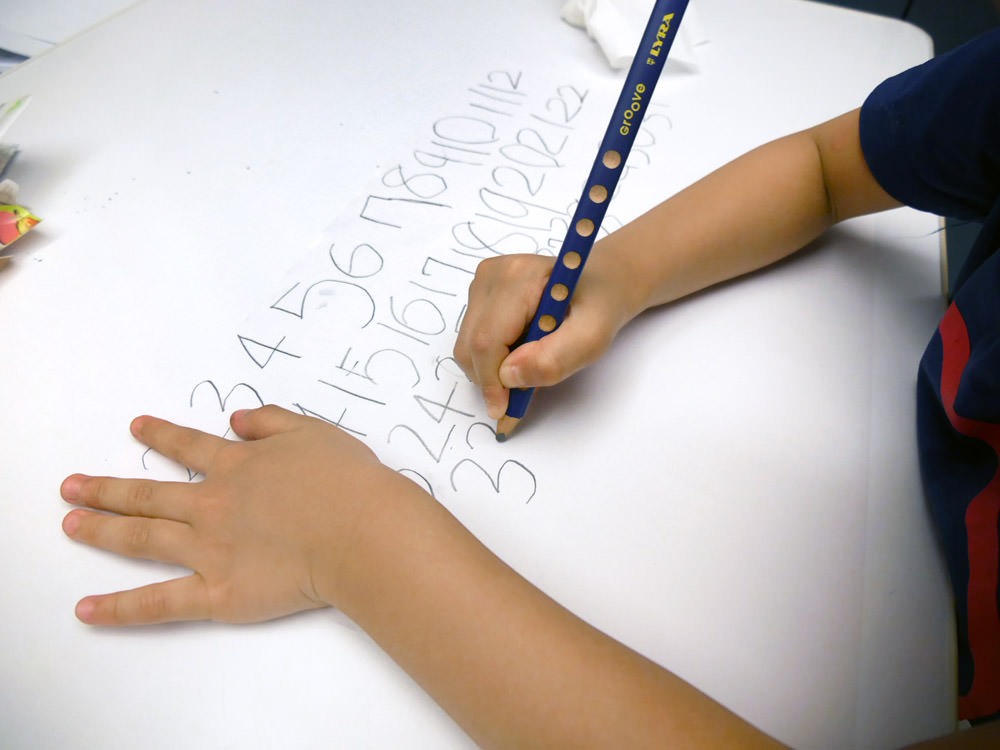 [啾團] 德國LYRA開始拿鉛筆了!開學學寫字必備.讓運筆更穩更順的好用鉛筆