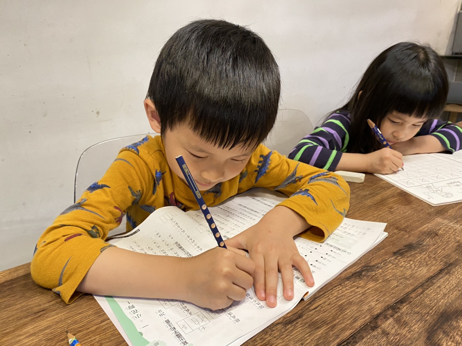[啾團] 德國LYRA開始拿鉛筆了!開學學寫字必備.讓運筆更穩更順的好用鉛筆