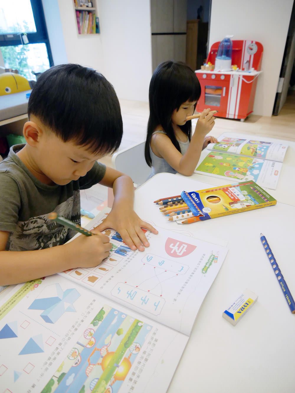 [啾團] 德國LYRA開始拿鉛筆了!開學學寫字必備.讓運筆更穩更順的好用鉛筆