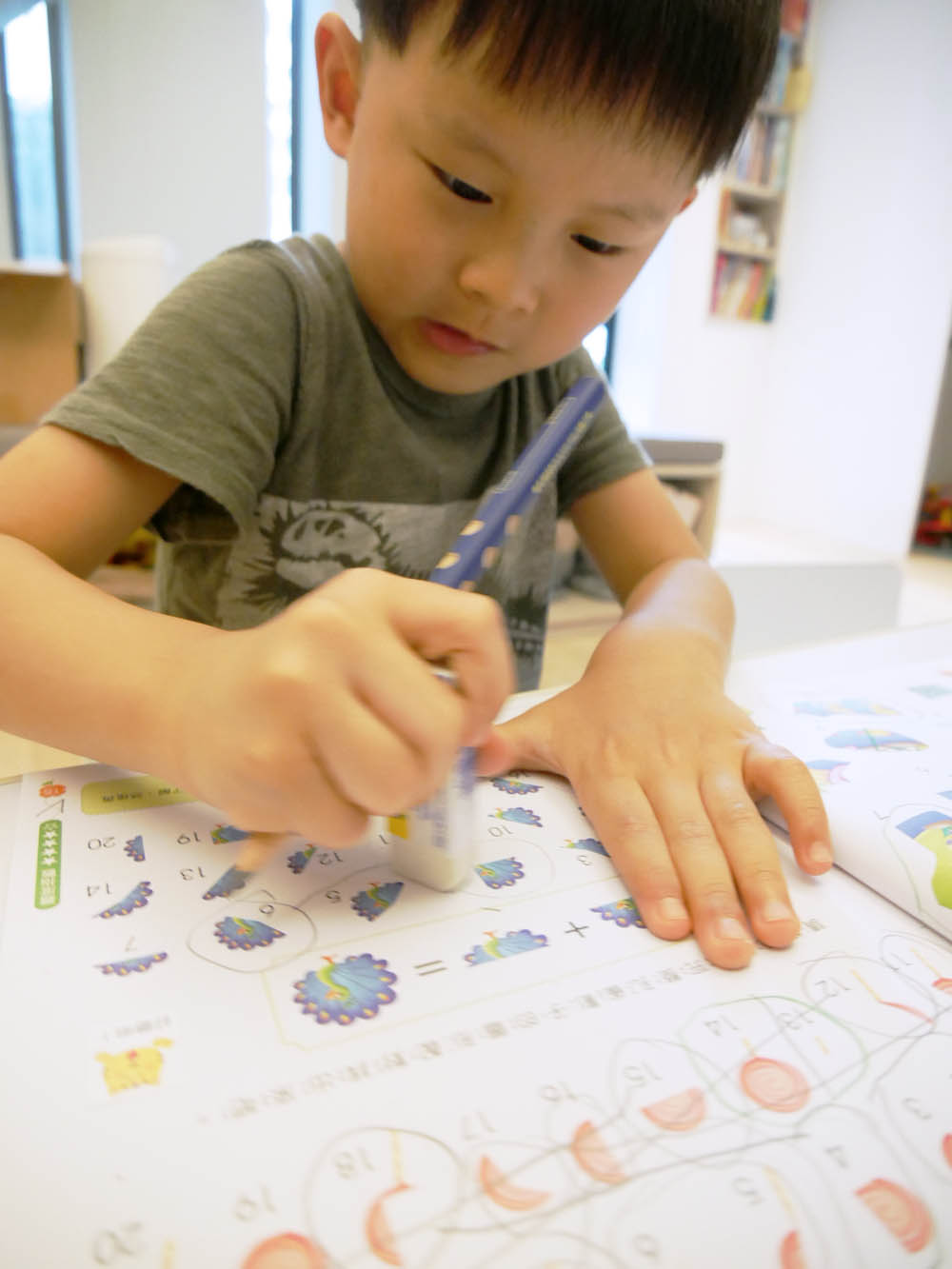 [啾團] 德國LYRA開始拿鉛筆了!開學學寫字必備.讓運筆更穩更順的好用鉛筆