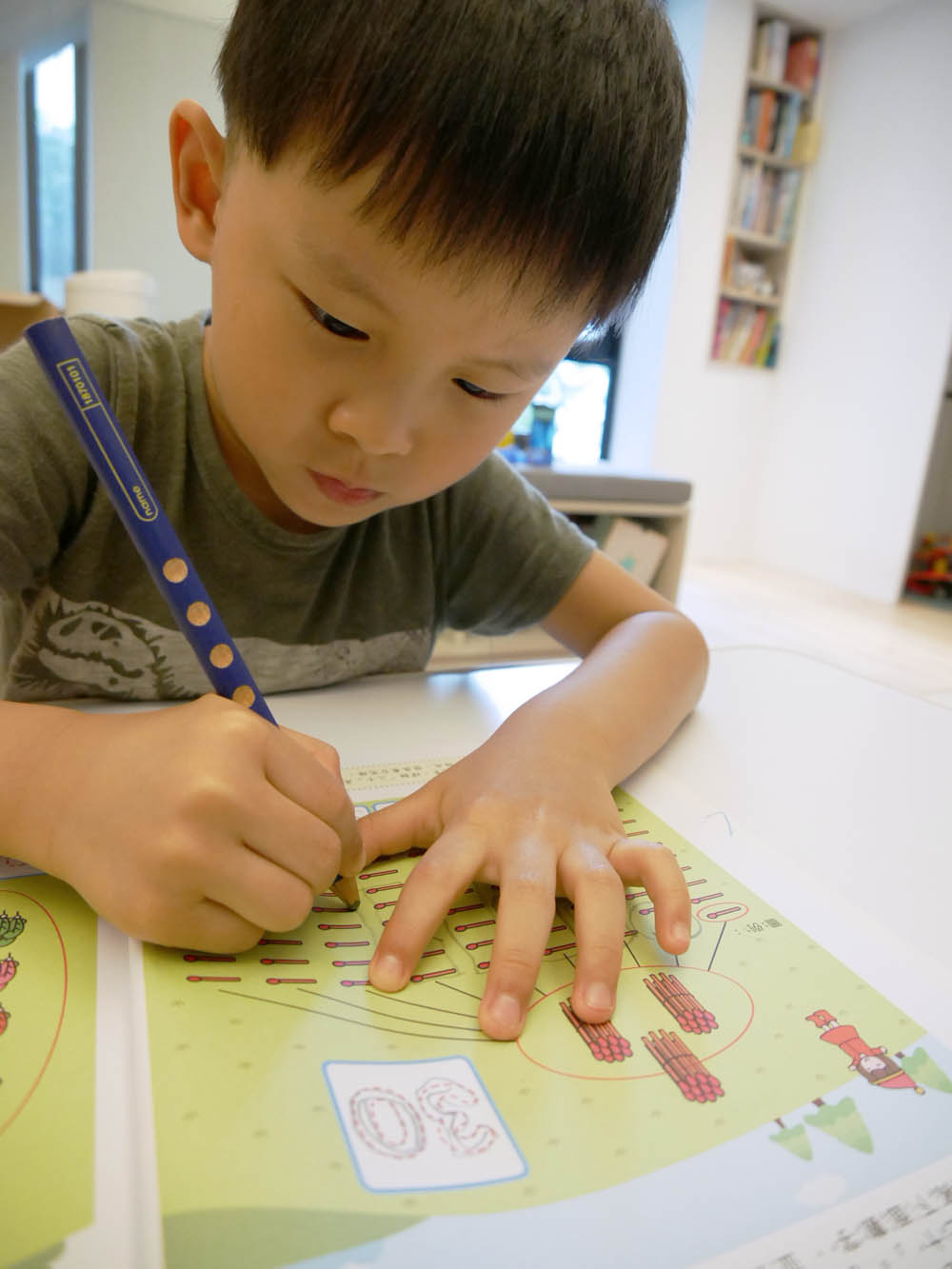 [啾團] 德國LYRA開始拿鉛筆了!開學學寫字必備.讓運筆更穩更順的好用鉛筆(另有美國The Pencil Grip握筆器及法國Maped畫具)