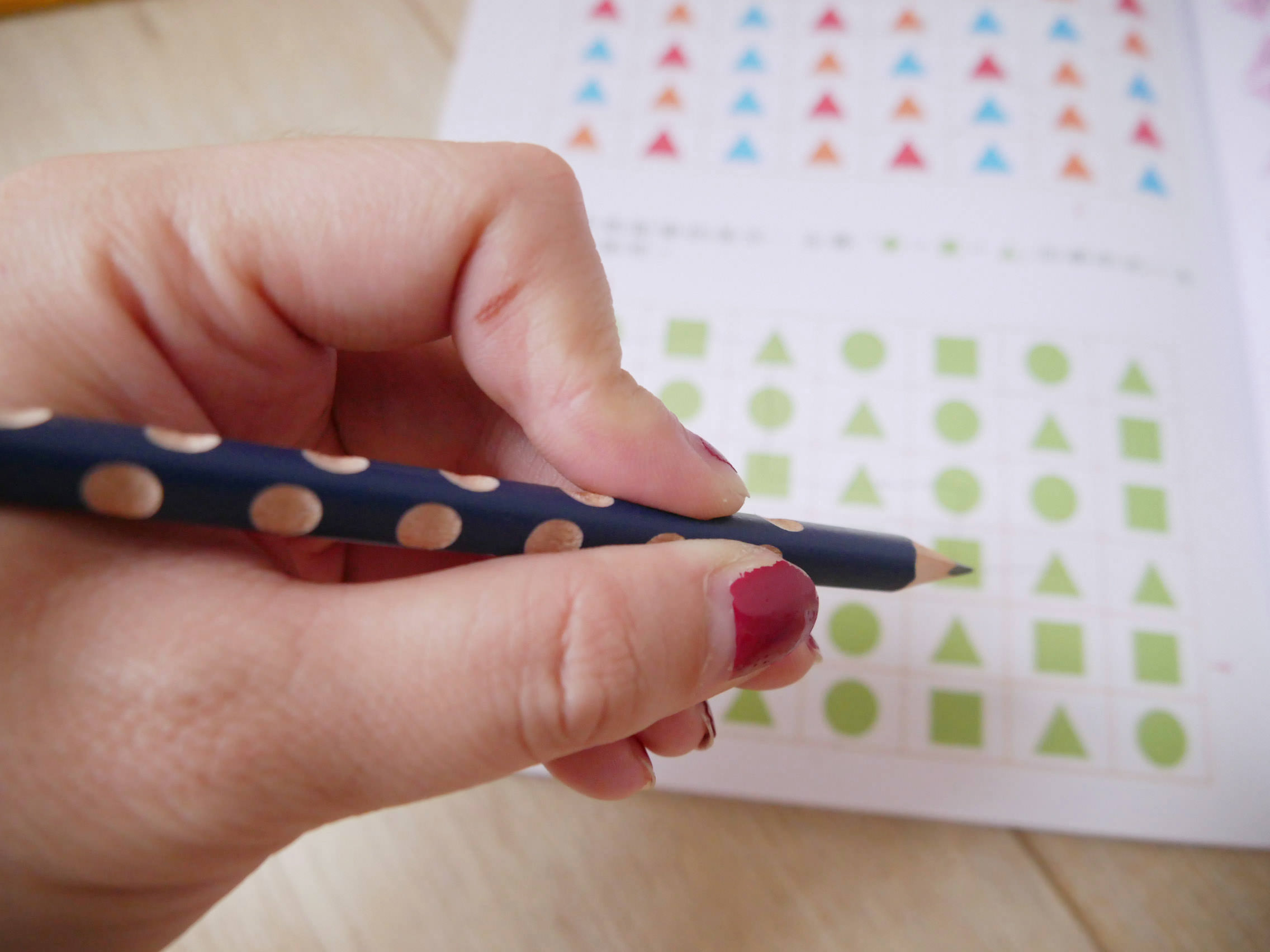 [啾團] 德國LYRA開始拿鉛筆了!開學學寫字必備.讓運筆更穩更順的好用鉛筆