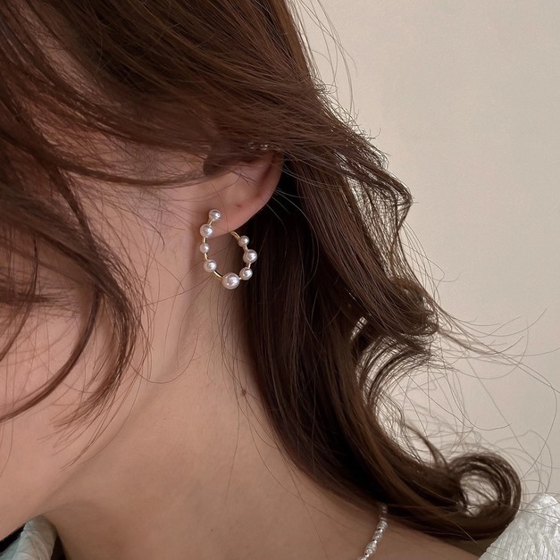 移不開的目光。復古耳墜耳環