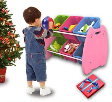 低矮層架讓孩子「看得見、拿得到、放得回去」，更容易養成收納習慣。