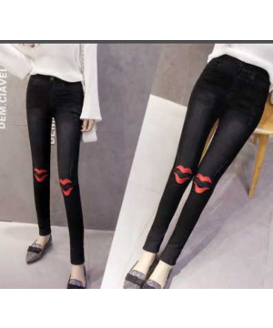 現貨2L-GA0628膝蓋唇印仿牛仔彈力褲$650