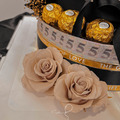奢華黑金．金莎鈔票永生花蛋糕_2