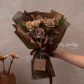 慕斯摩卡 ．三朵永生玫瑰花束 
