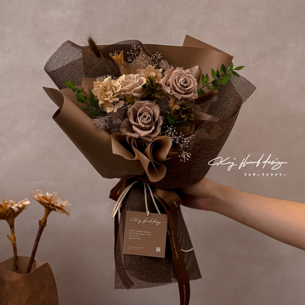 慕斯摩卡 ．三朵永生玫瑰花束 