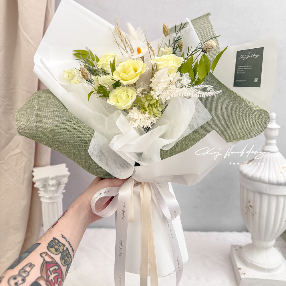 橄欖詩集．六朵永生玫瑰花束 