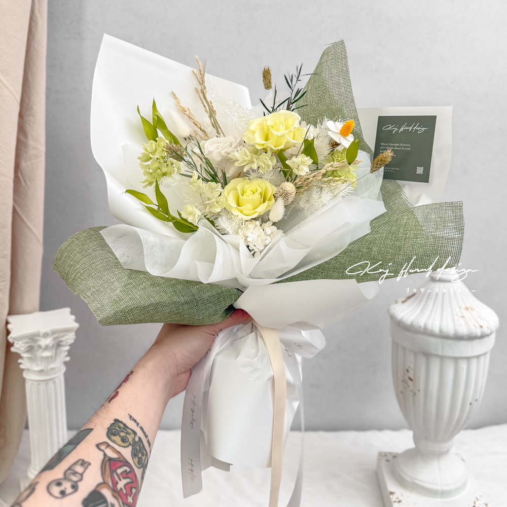 橄欖詩集 ．三朵永生玫瑰花束 