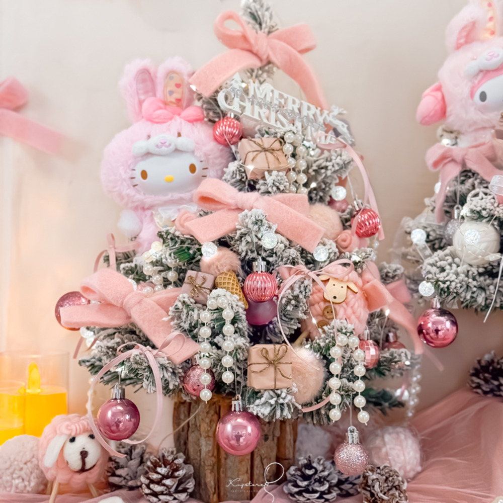 【限量商品】Kitty × 美樂蒂毛氈聖誕樹禮盒