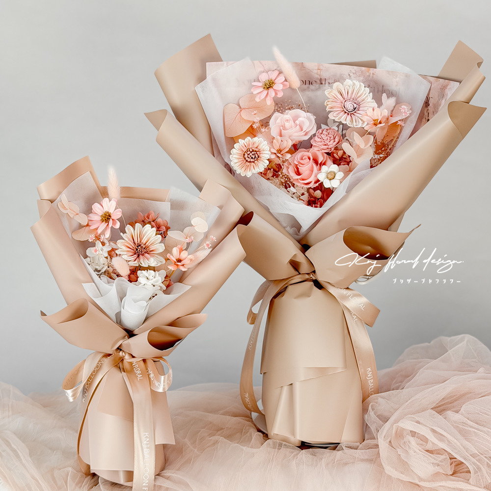 柔霧杏粉-畢業永生花束