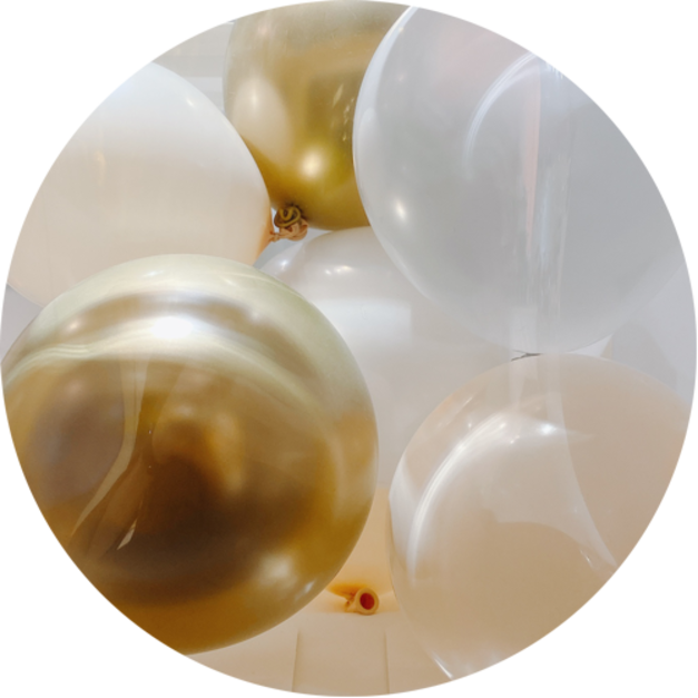 金屬金＋淺灰色＋淺膚色＋白色