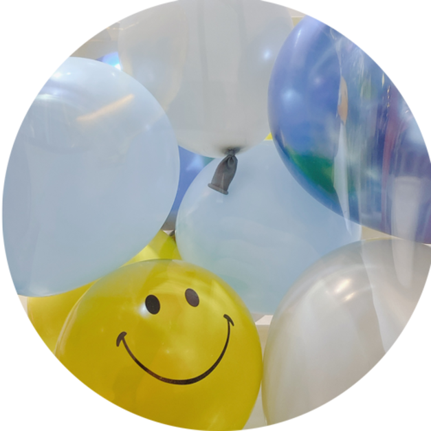 深黃色微笑＋金屬藍＋淺灰色＋淺藍色