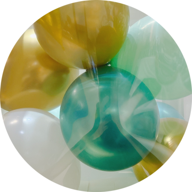 金屬綠＋金屬金＋淺綠色＋白色