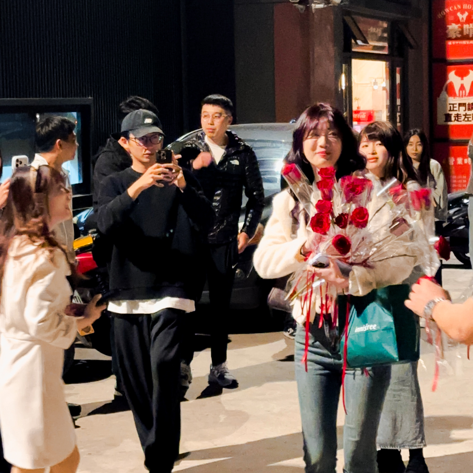 台中求婚流程｜親友溫馨遞花儀式