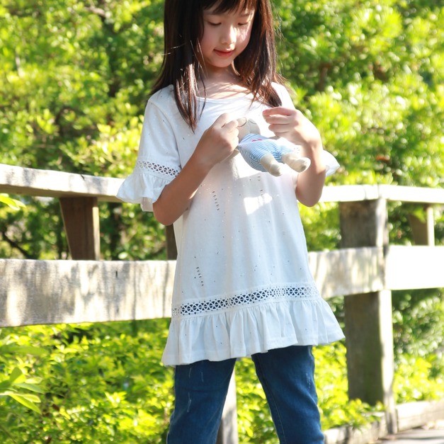 典雅簍空蕾絲剪接波浪長上衣(銀蔥點綴布)-童