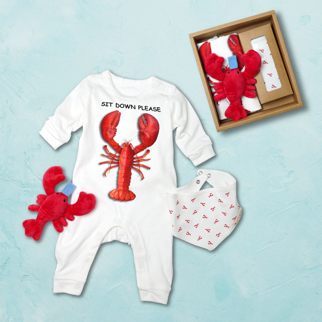 請坐好龍蝦口水巾/三角巾+安撫娃娃 新生兒禮盒-長袖連身衣-白色