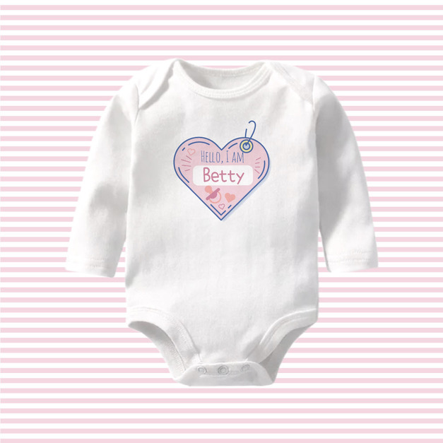 Hello, I am 珍珠粉名牌 姓名客製 長袖包屁衣