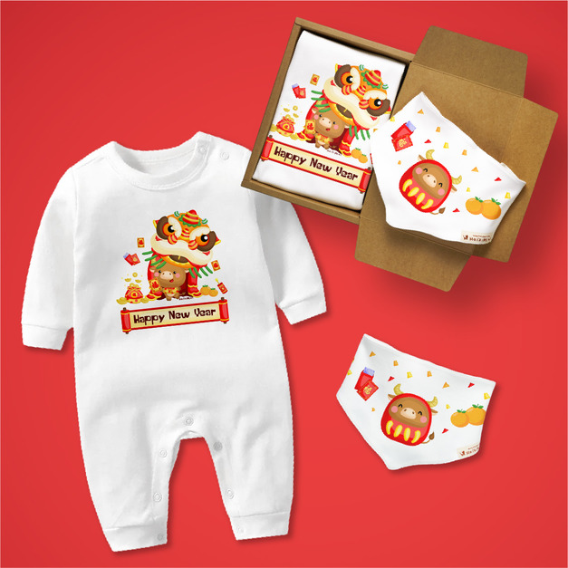 帶財福牛舞獅 嬰兒禮盒2件組 長袖連身衣白+三角巾 寶寶姓名客製 新年 春節 禮物 2021