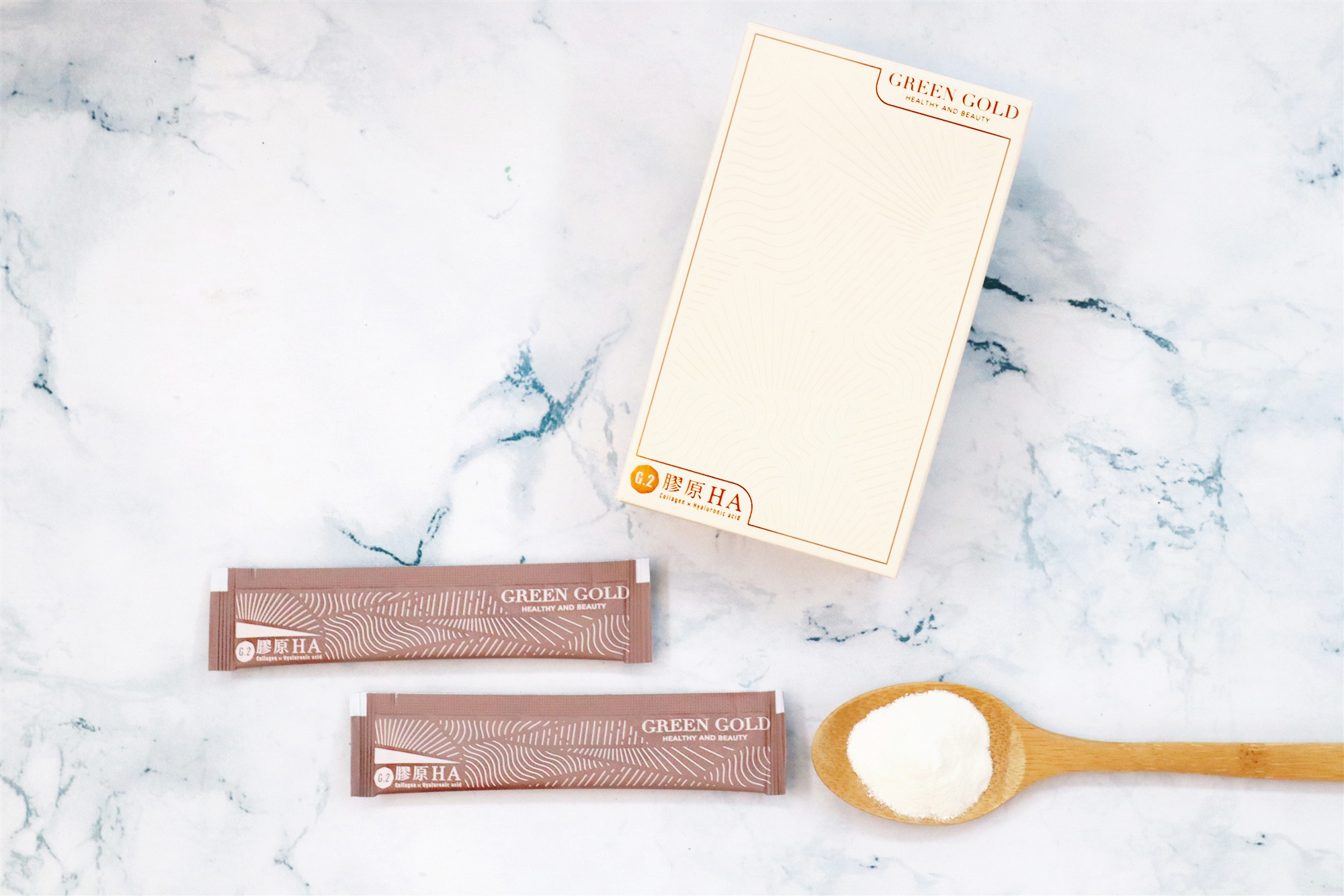 Greengold肽白、膠原蛋白、穀胱甘肽、美白推薦、防曬推薦、肌膚亮白、保濕透亮、保健食品、黑色素沉澱、皮膚乾燥、賽洛美、膠原蛋白推薦、肌膚保水、毛孔緊緻、水潤澎彈、保濕澎潤、美白保濕、二胜肽、玻尿酸、保健食品、膠原蛋白流失、皮膚乾燥、保養、葡萄籽、維他命C、橙皮苷、蝦紅素、紫外線、美白產品，成分來源標示清楚，斑點、肌膚膚色不均、快速老化、抗老、暗沉無光、HA、緊實Q彈、增添水潤光、哺乳、曬黑、痘疤、彈性、光澤透亮、抑制黑色素，穀胱甘肽可以幫助睡眠，除了幫助身體代謝排除壞物質，這居然還是美白針裡面的主成分，水嫩感、白淨度提升，健康美，光采亮澤、容光煥發，也更白淨漂亮，40年的日本原廠，也是高純度的天然圓酵母，還有專利認證葡萄籽及維他命C添加，幫助穀胱甘肽更容易吸收!  添加口服防曬成分「蝦紅素與橙皮苷」19項原料認證，原料有認證的品牌，滑嫩細緻潤白，攝取圓酵母，添加牛奶鈣加速吸收調和