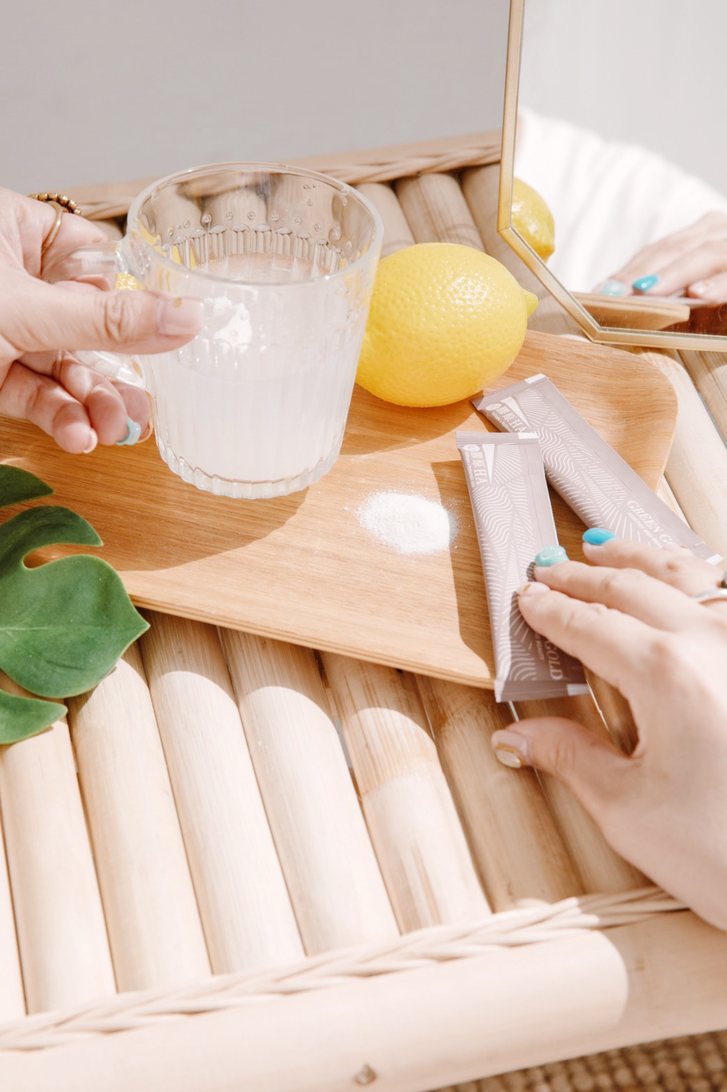 Greengold肽白、膠原蛋白、穀胱甘肽、美白推薦、防曬推薦、肌膚亮白、保濕透亮、保健食品、黑色素沉澱、皮膚乾燥、賽洛美、膠原蛋白推薦、肌膚保水、毛孔緊緻、水潤澎彈、保濕澎潤、美白保濕、二胜肽、玻尿酸、保健食品、膠原蛋白流失、皮膚乾燥、保養、葡萄籽、維他命C、橙皮苷、蝦紅素、紫外線、美白產品，成分來源標示清楚，斑點、肌膚膚色不均、快速老化、抗老、暗沉無光、HA、緊實Q彈、增添水潤光、哺乳、曬黑、痘疤、彈性、光澤透亮、抑制黑色素，穀胱甘肽可以幫助睡眠，除了幫助身體代謝排除壞物質，這居然還是美白針裡面的主成分