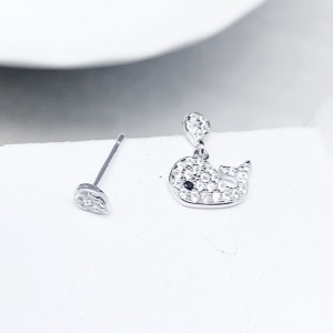 水滴鯨魚 ‧ 純銀耳環